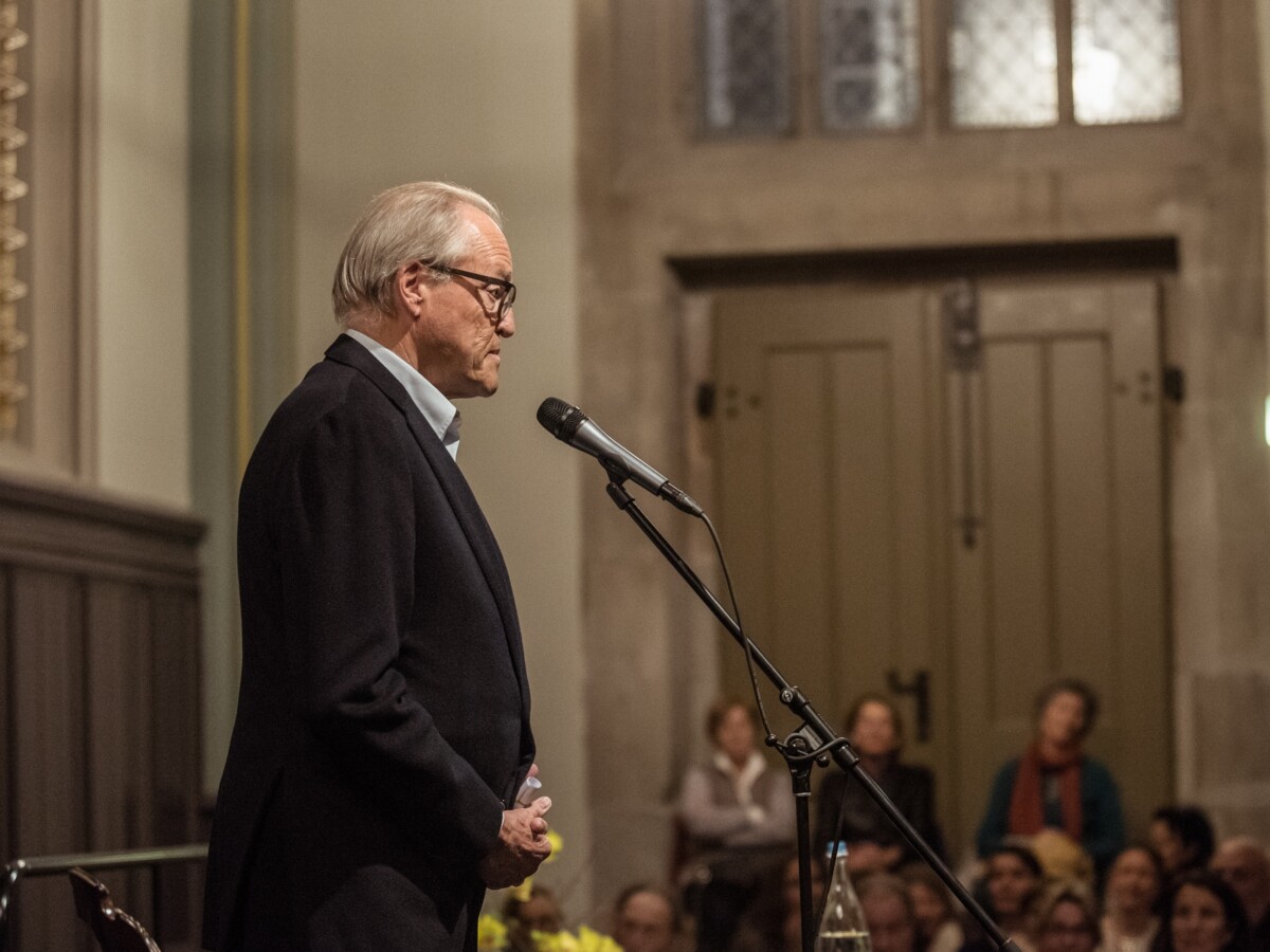 Stiftungsratspräsident Felix Ammann begrüsst die Teilnehmer der Hohenegg Gespräche