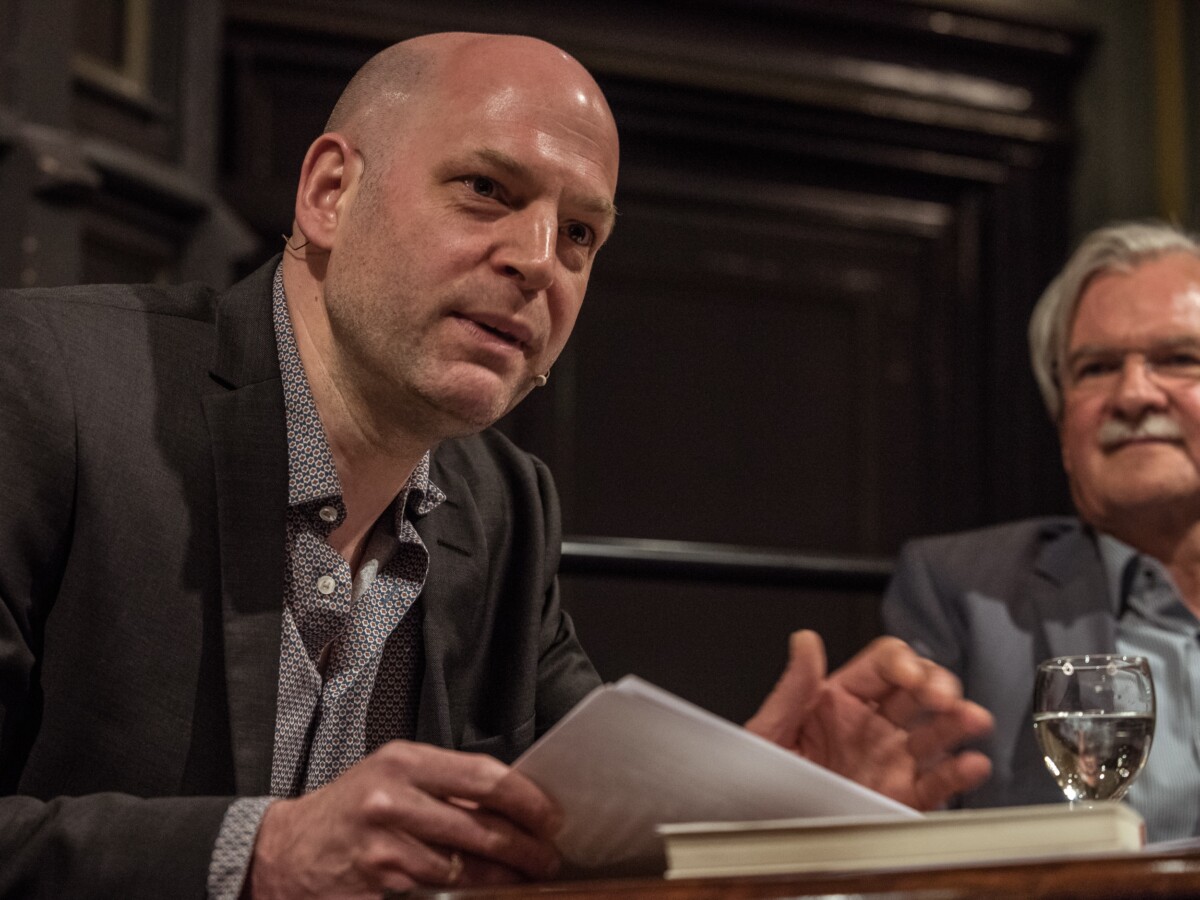 Florian Werner spricht zu den Teilnehmern der Hohenegg Gespräche