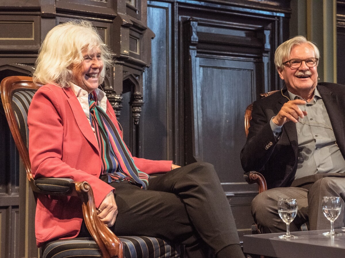 Verena Kast und Daniel Hell am dritten Hohenegg Gespräch im Kulturhaus Helferei in Zürich