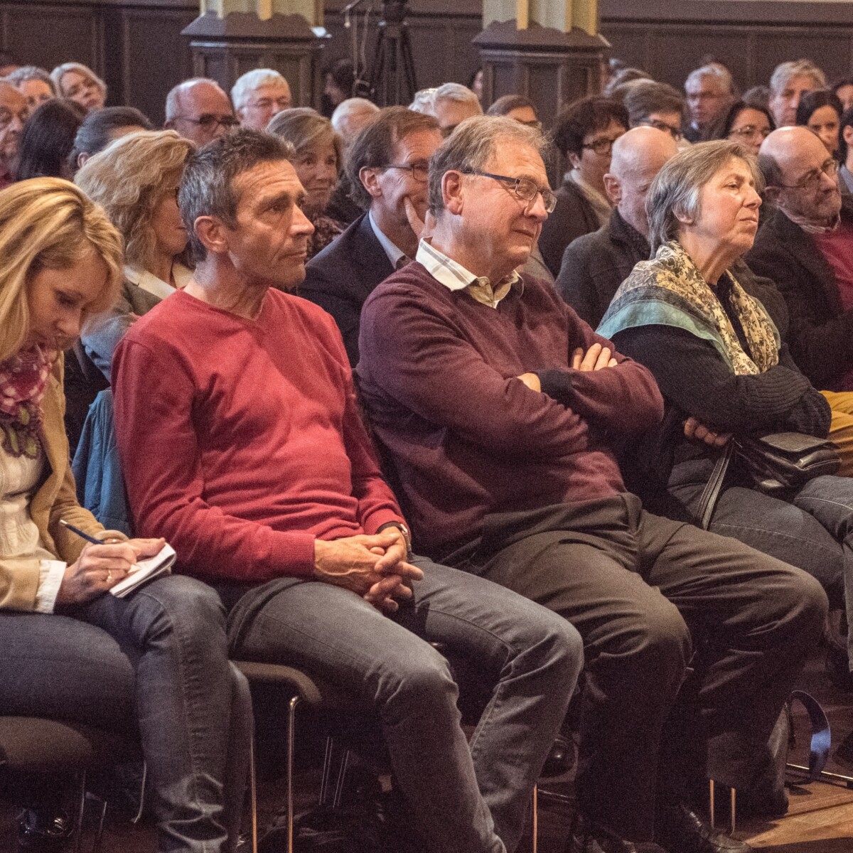 Zuhörer des Hohenegg Gesprächs im Kulturhaus Helferei