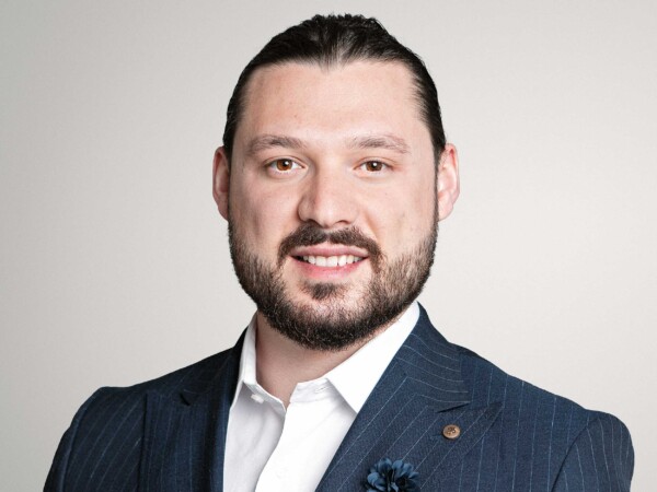Portrait Sadik Bahadir
